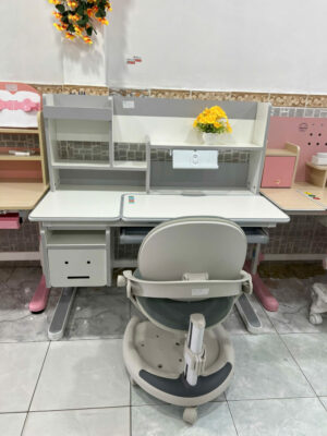 Review bàn học chống gù AngelKids Ưu nhược điểm – Cảm nhận thực tế