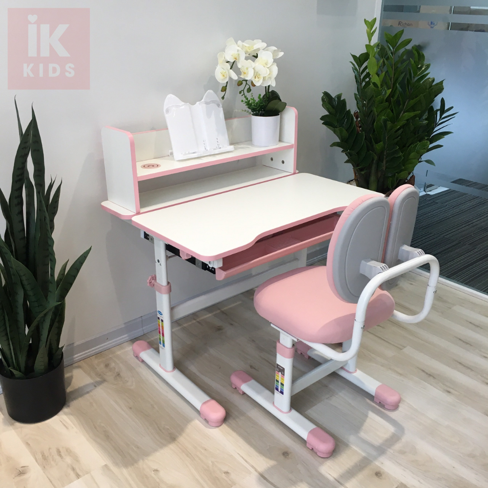 Review bàn học chống gù AngelKids Ưu nhược điểm – Cảm nhận thực tế